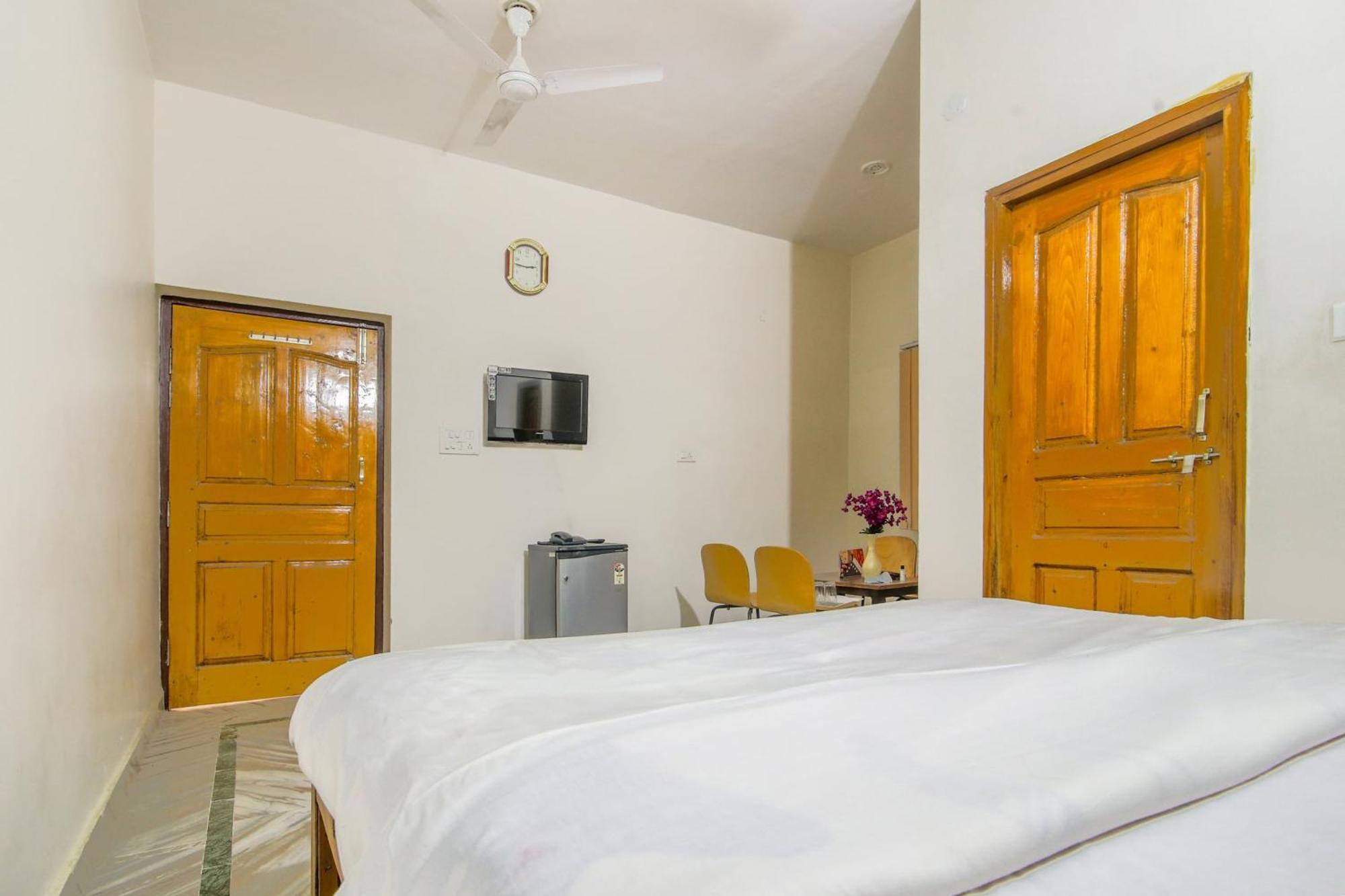 Collection O 81098 Hotel Royal Panjab Bijnaur Buitenkant foto